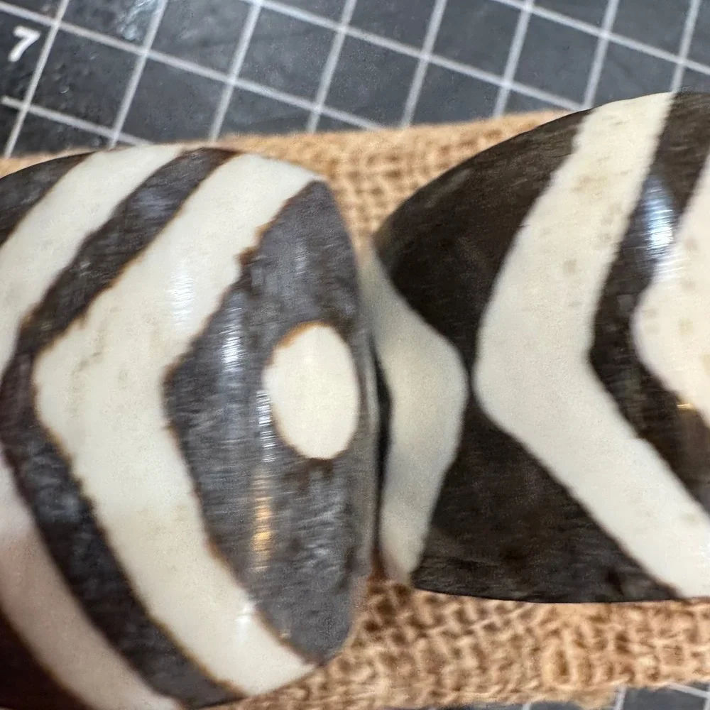 Recycle‎ Zanzibar Hand Carved Bone Napkin Rings Set of 6 Black White Geometric